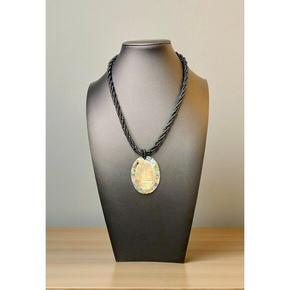 Black Bead Necklace Oval Mother Of Pearl & Abalone   Pendant-245 - Picture 1 of 2